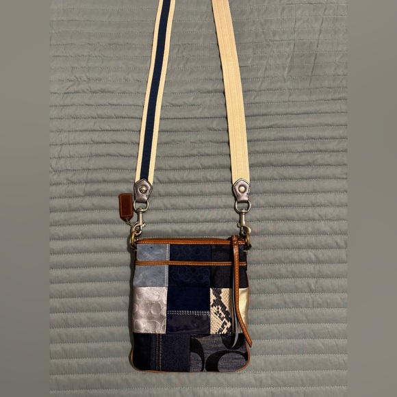 Vintage Coach crossbody denim patchwork purse - Picture 8 of 9